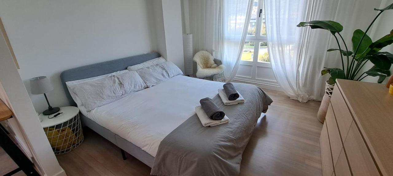 Apartamento Con Suite, Zona De Trabajo Y Yoga Wifi Y Garaje カストロ・ウルディアレス エクステリア 写真